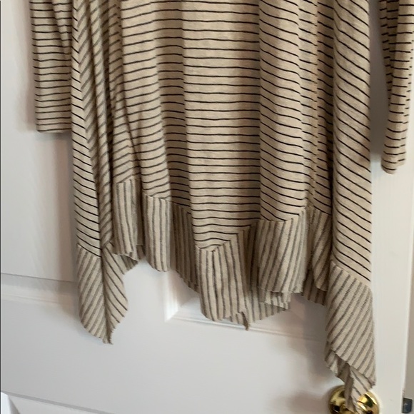 Design Lab tunic top NWT. Black & tan stripe. - Picture 3 of 5